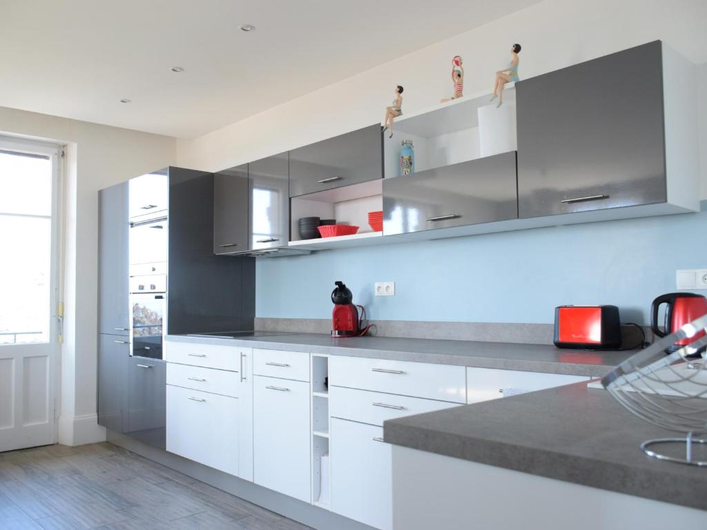 Spacieux appartement à Évian-les-Bains avec balcon et garage - 4