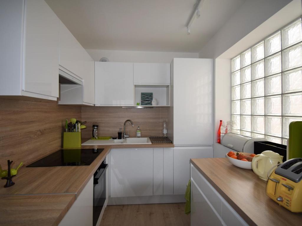 Arcachon : T2 moderne à 2 pas de la plage avec balcon, WiFi, parking et TV cinéma - FR-1-420-71 - 3