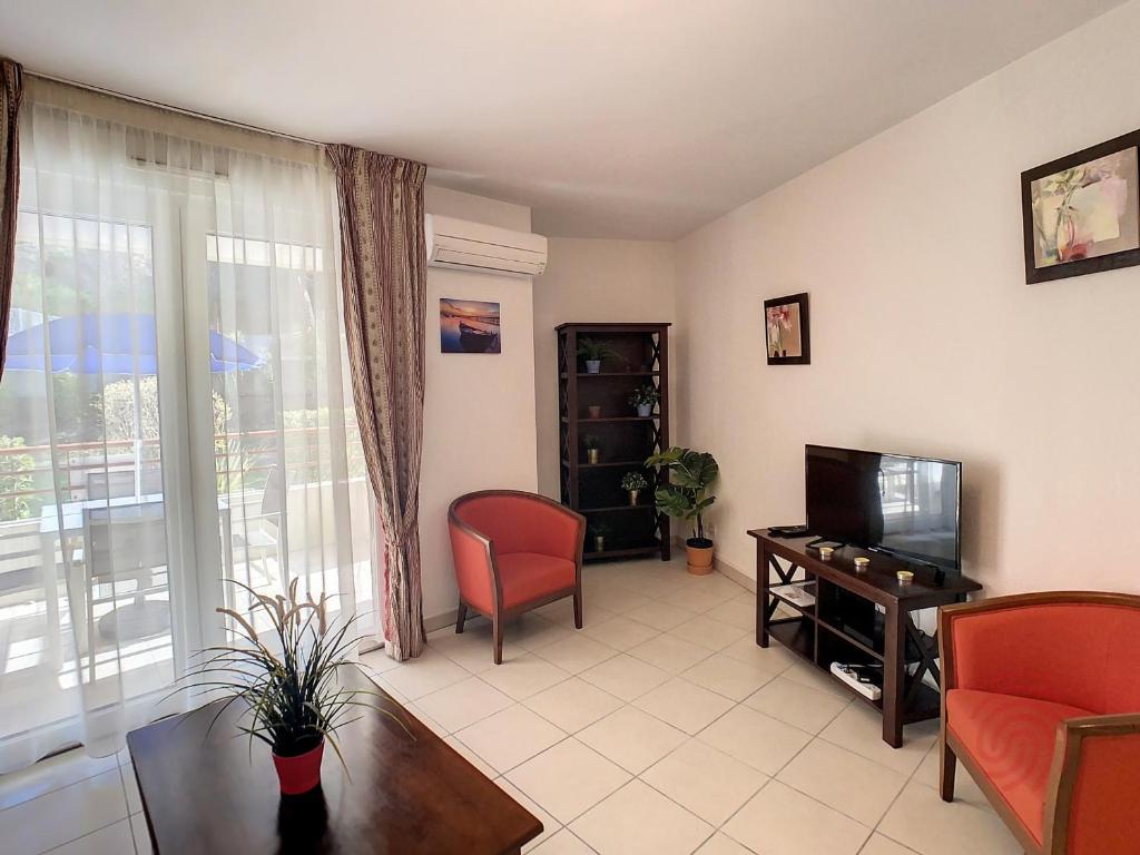 Appartement F2 Climatisé avec Terrasse et Parking à 700m des Thermes de Lamalou Les Bains - FR-1-451-121 - 2