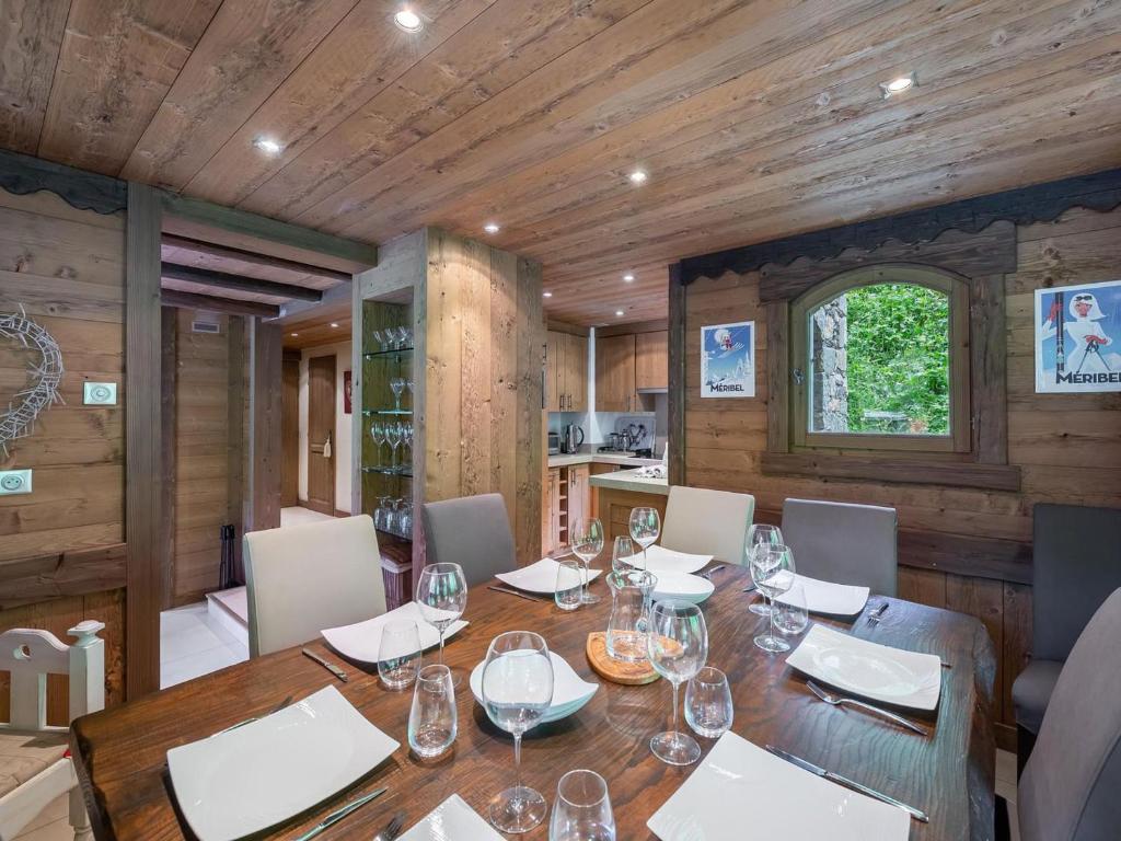 Chalet familial avec jacuzzi à Méribel, 8 adultes + 2 enfants - 4