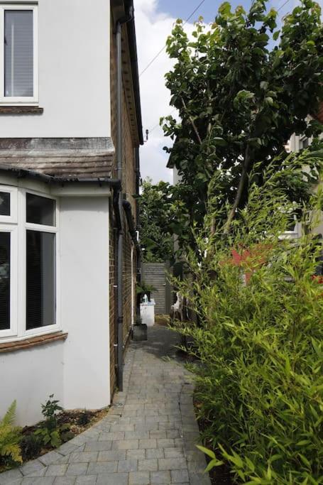Brighton Studio with Own Entrance photo 8