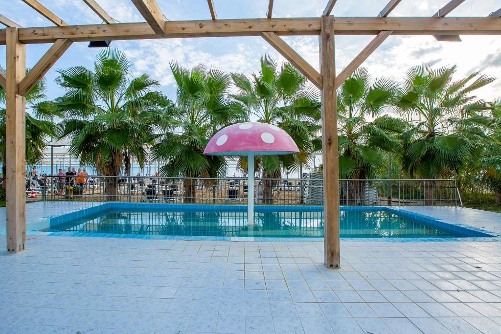 J'adore Deluxe Hotel & Spa Ultra All Inclusive — Side