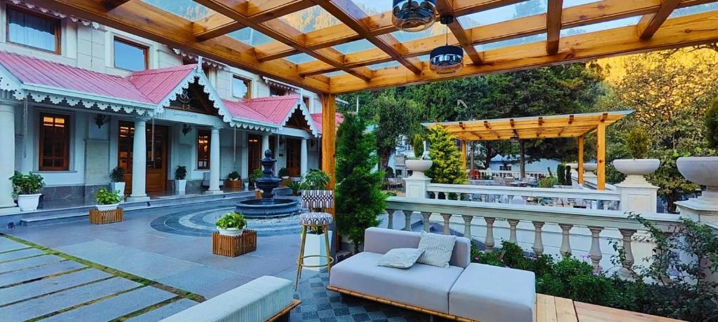 Swiss Hotel & Spa photo