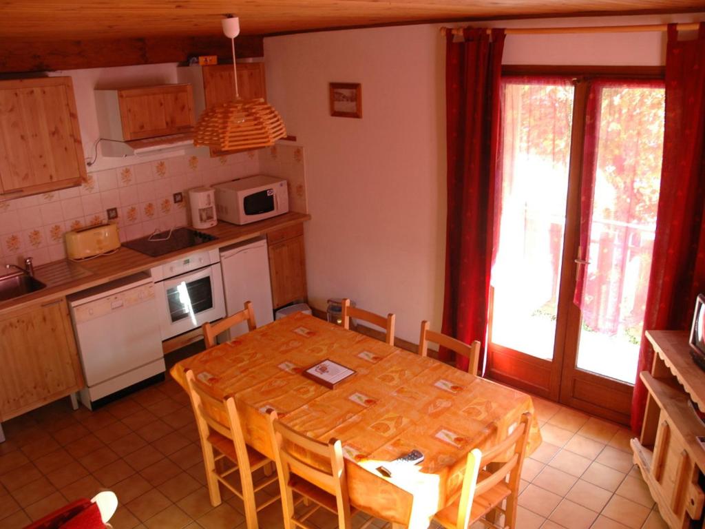 Appartement 3 pièces pour 6 pers, exposé Sud, animaux admis - FR-1-263-77 - 2