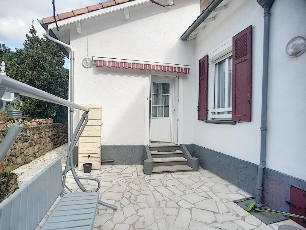 Charmant F2 avec terrasse près du centre et des thermes, animaux acceptés, options de services disponibles - FR-1-451-31 - 5