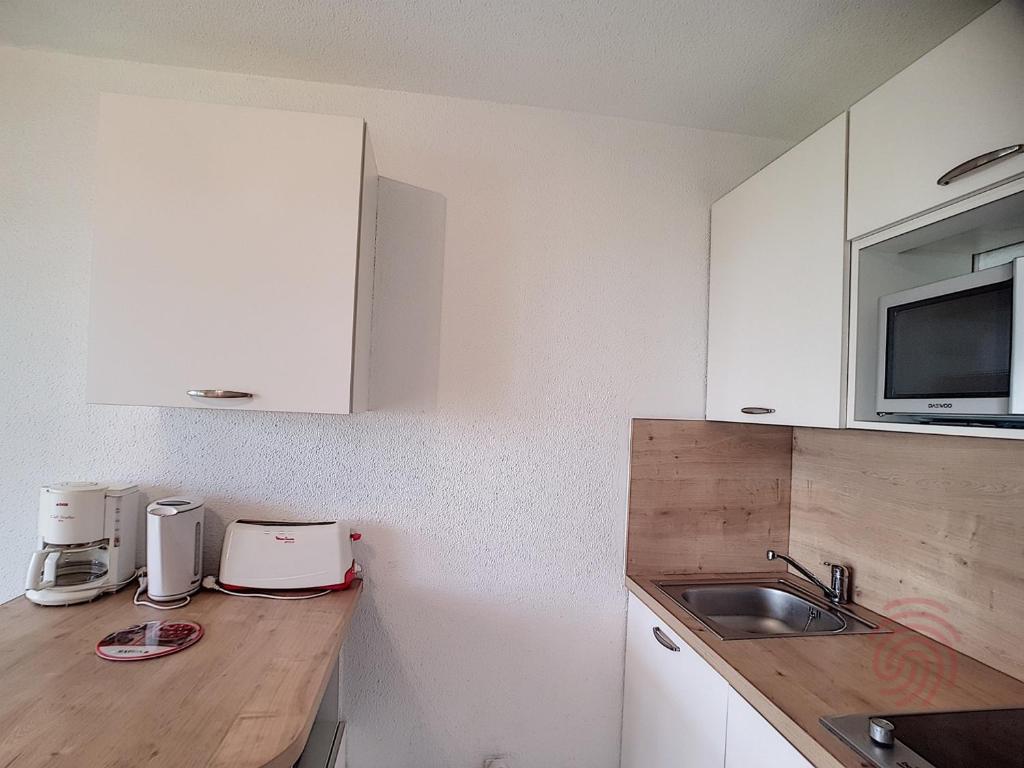 Studio rénové, proche centre-ville et thermes, avec jardin, WIFI, animaux acceptés - FR-1-451-62 - 3