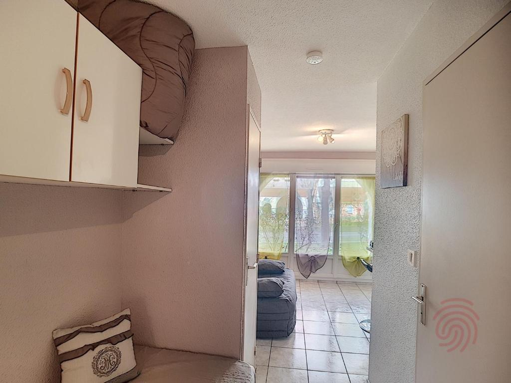 Studio rénové, proche centre-ville et thermes, avec jardin, WIFI, animaux acceptés - FR-1-451-62 - 4