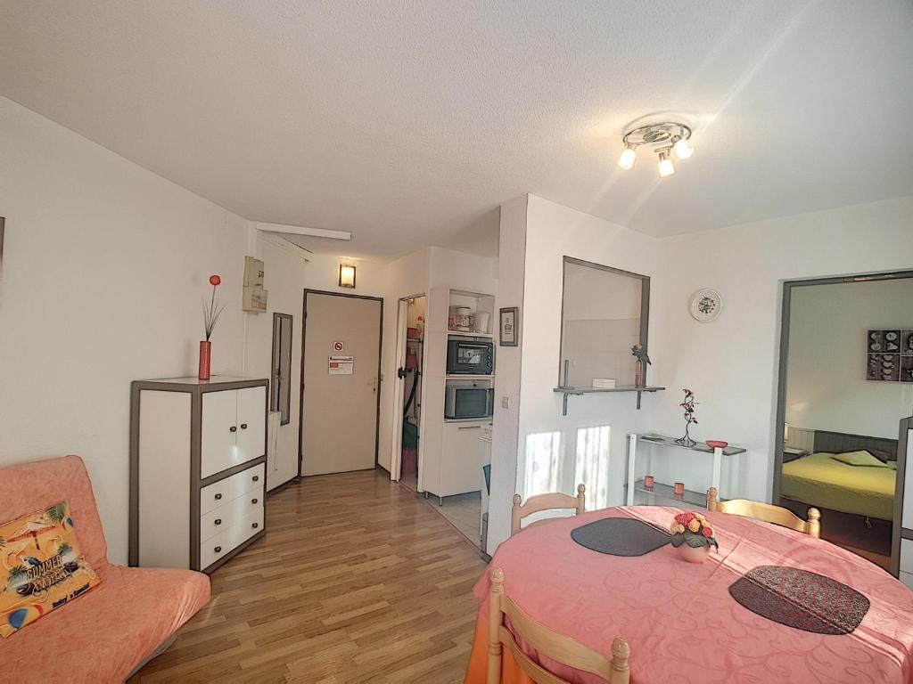Appartement F2 lumineux avec balcon, proche centre et Thermes, animaux acceptés, wifi gratuit - FR-1-451-21 - 4