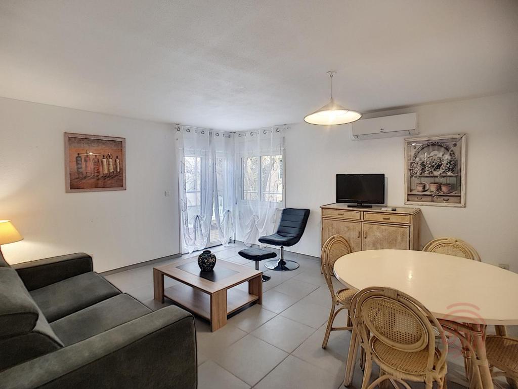 Appartement F2 climatisé avec terrasse, proche thermes et centre-ville, animaux acceptés, à Lamalou - FR-1-451-4 - 1