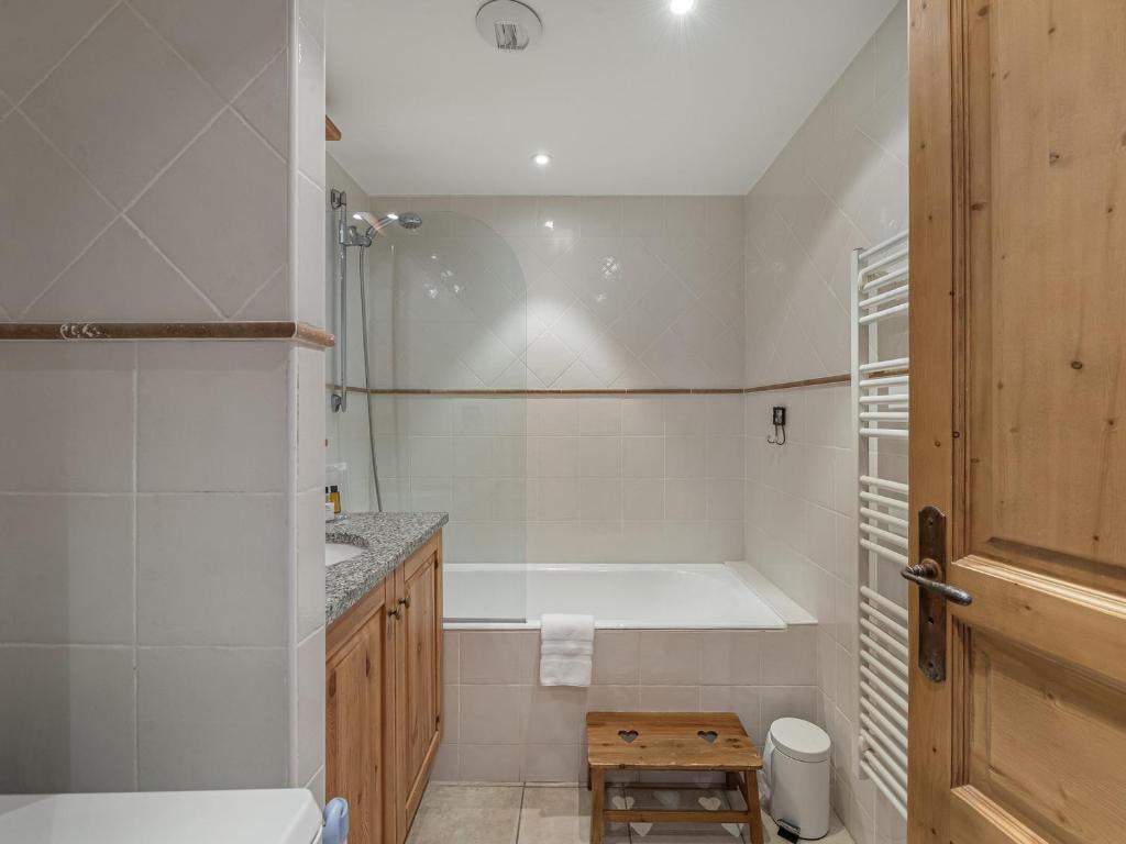 Appartement spacieux pour 6, proche pistes, parking et wifi - FR-1-640-11 - 2