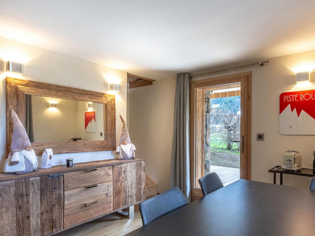 Chalet Chaleureux - 1 Ch - 4 Pers - Terrasse - Parking - FR-1-437-75 - 4