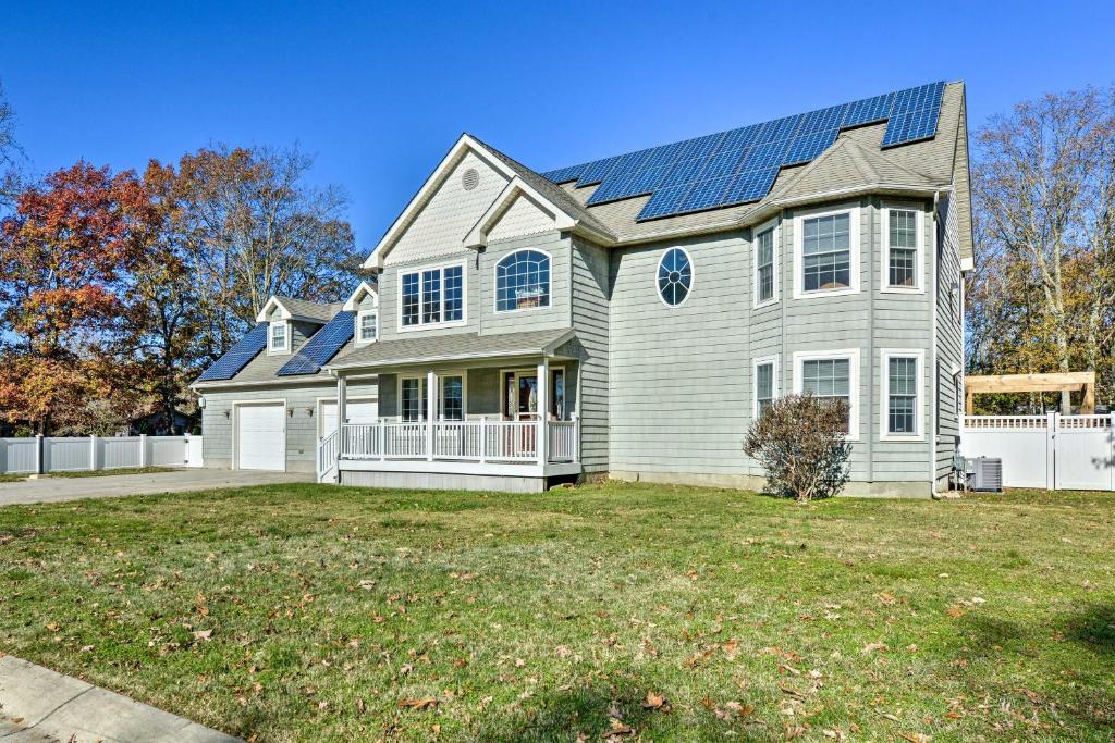Cape May Getaway with Private Deck and Hot Tub!