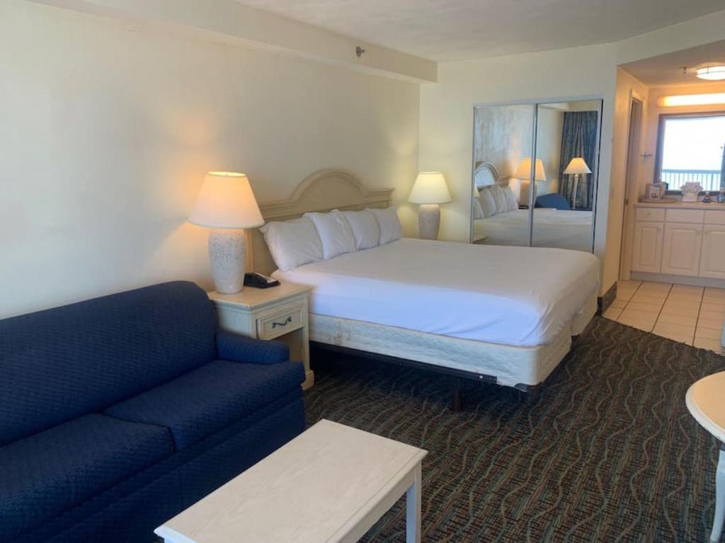 Sea Swept Ocean Front Studio, Daytona Beach