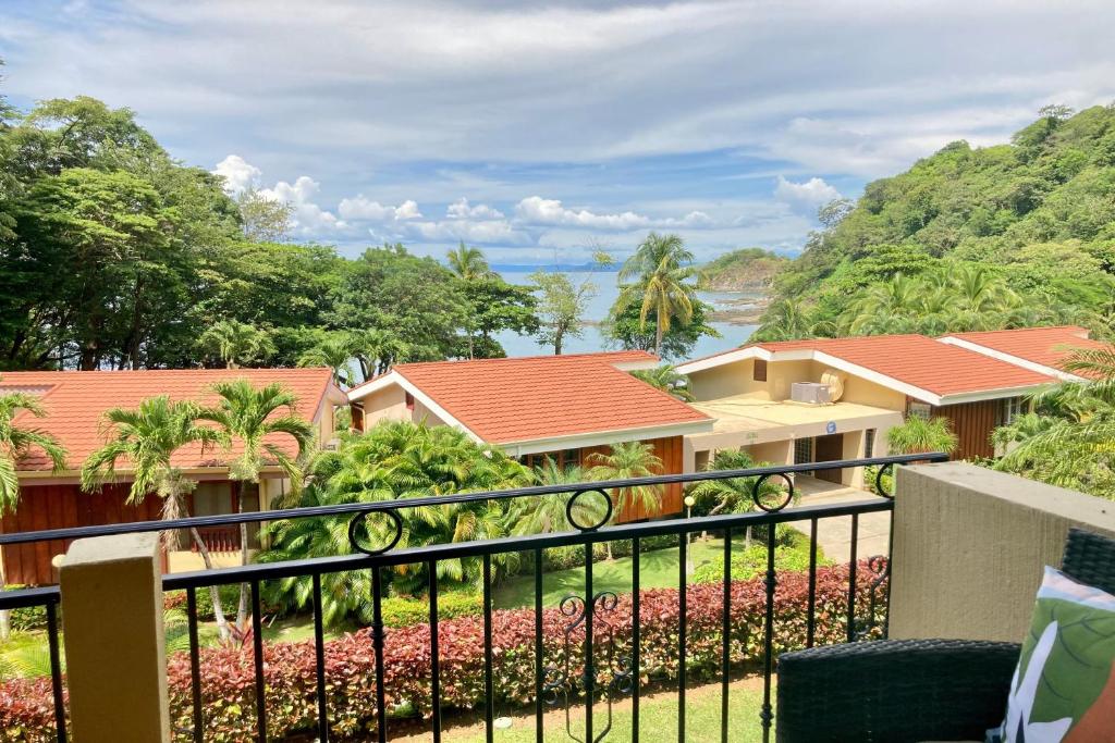 Bahia Pez Vela Resort — Hotel in Ocotal