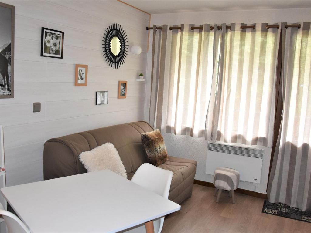 Charmant 2 pièces, balcon sud, piscine chauffée - FR-1-464-9 - 2