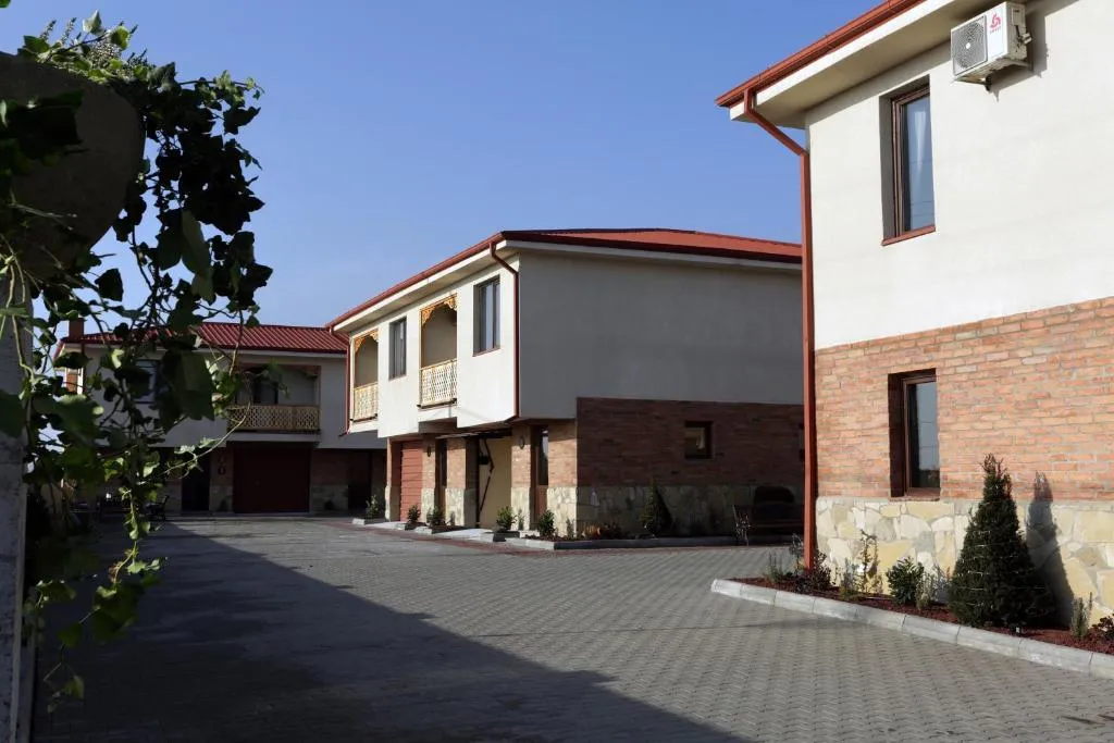 Royal Green Hotel，位于Natakhtari的酒店