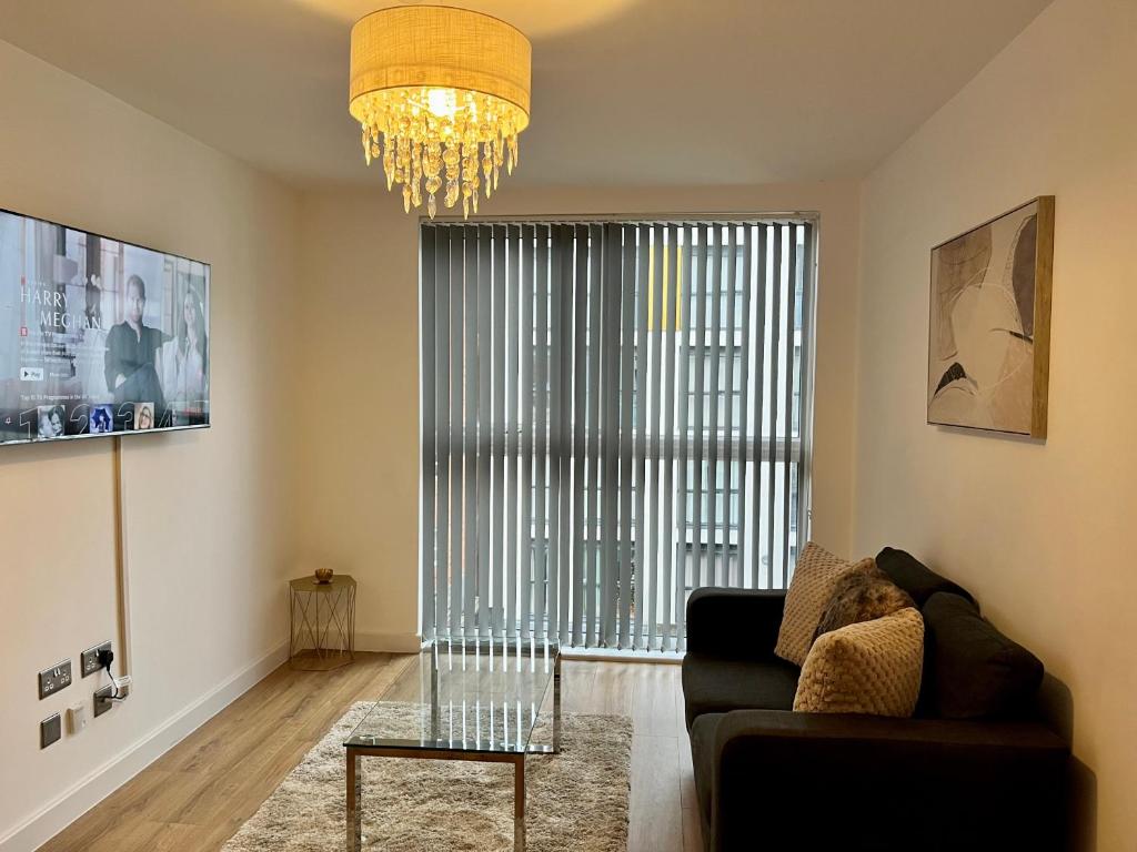 Elegant & Cozy, Gold Decor Apartment, B1, Birmingham
