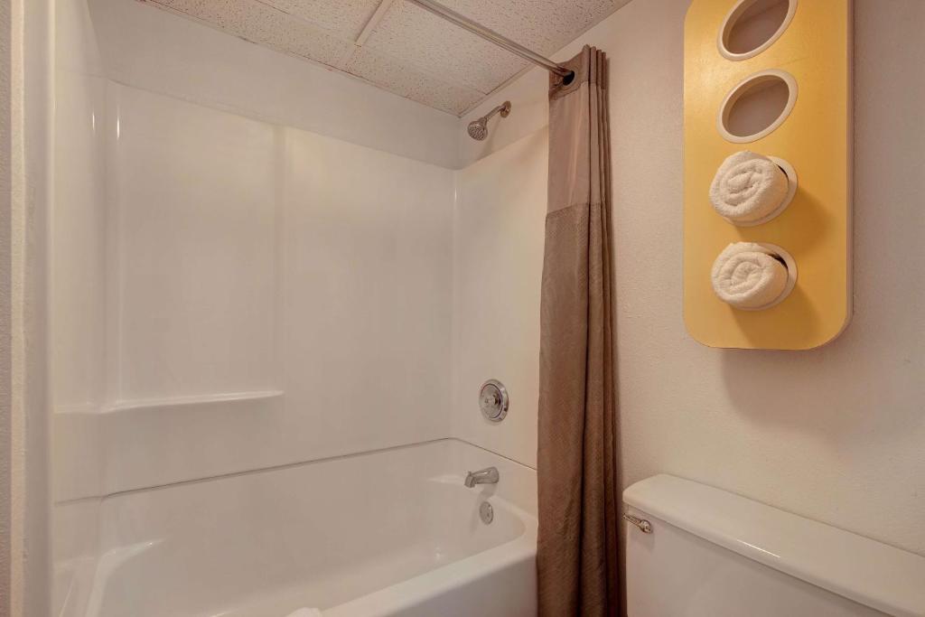 Motel 6-Lakeville, MN - South - Lakeville photo