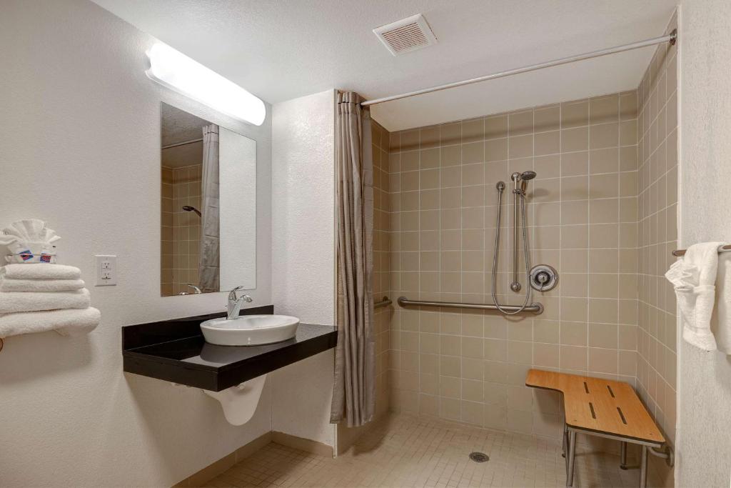 Motel 6-Lakeville, MN - South - Lakeville photo