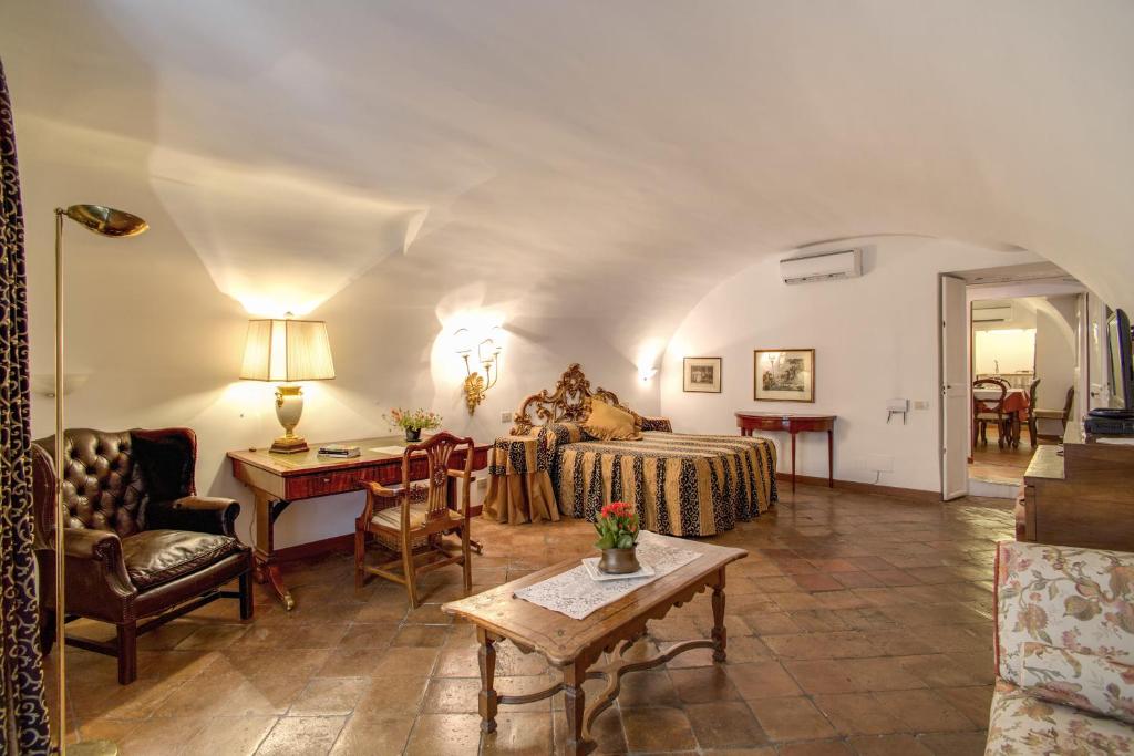 Hotel Room 5