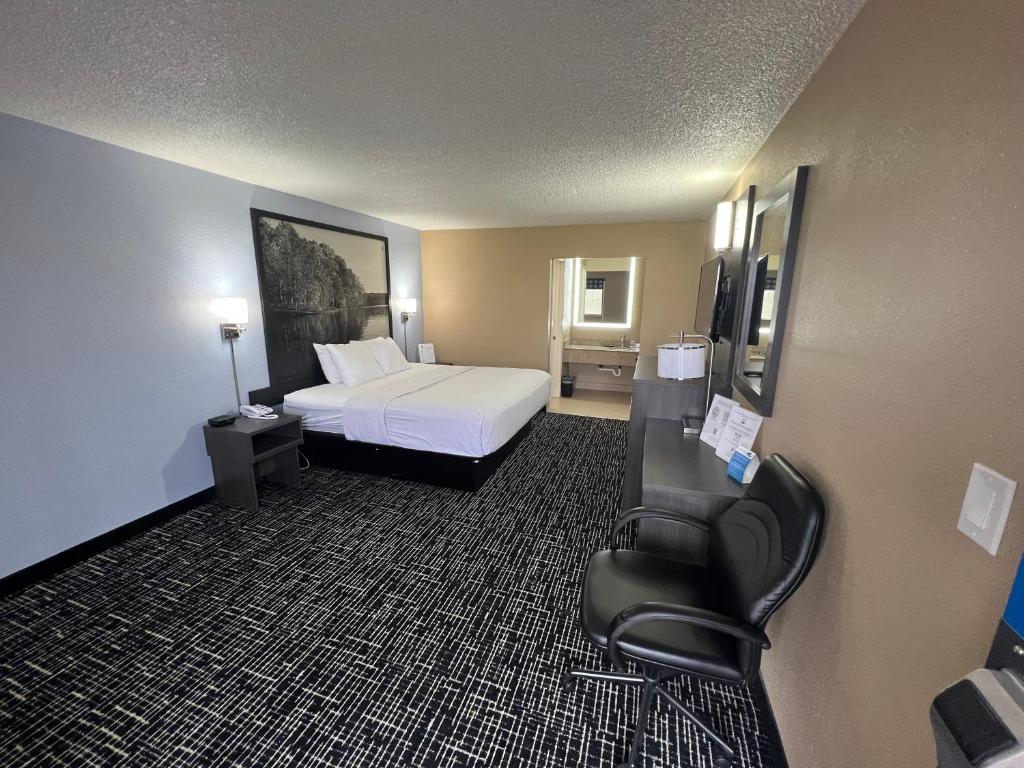 Super 8 by Wyndham Paducah I-24 Exit 4 photo