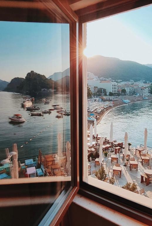 Apartments First Line, Petrovac na Moru