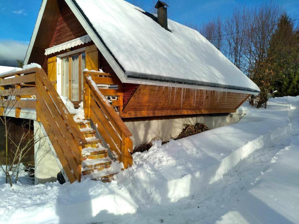 Chalet charmant à Autrans, 50 m², proximité montagnes et jardin, Autrans