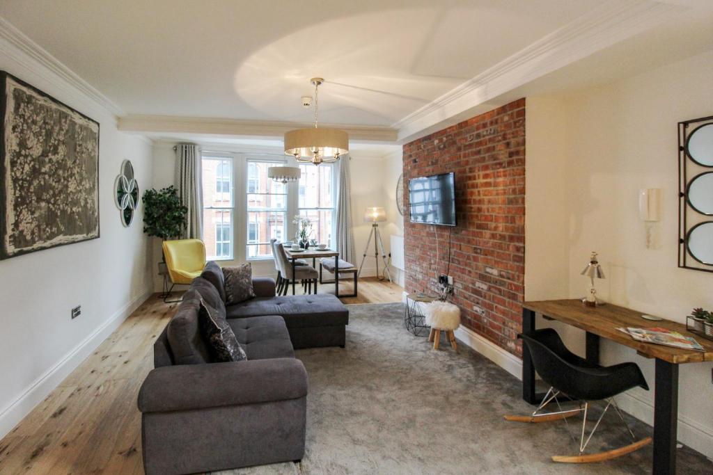 Spacious, Elegant City Centre Apartment with FREE WIFI, Nottingham