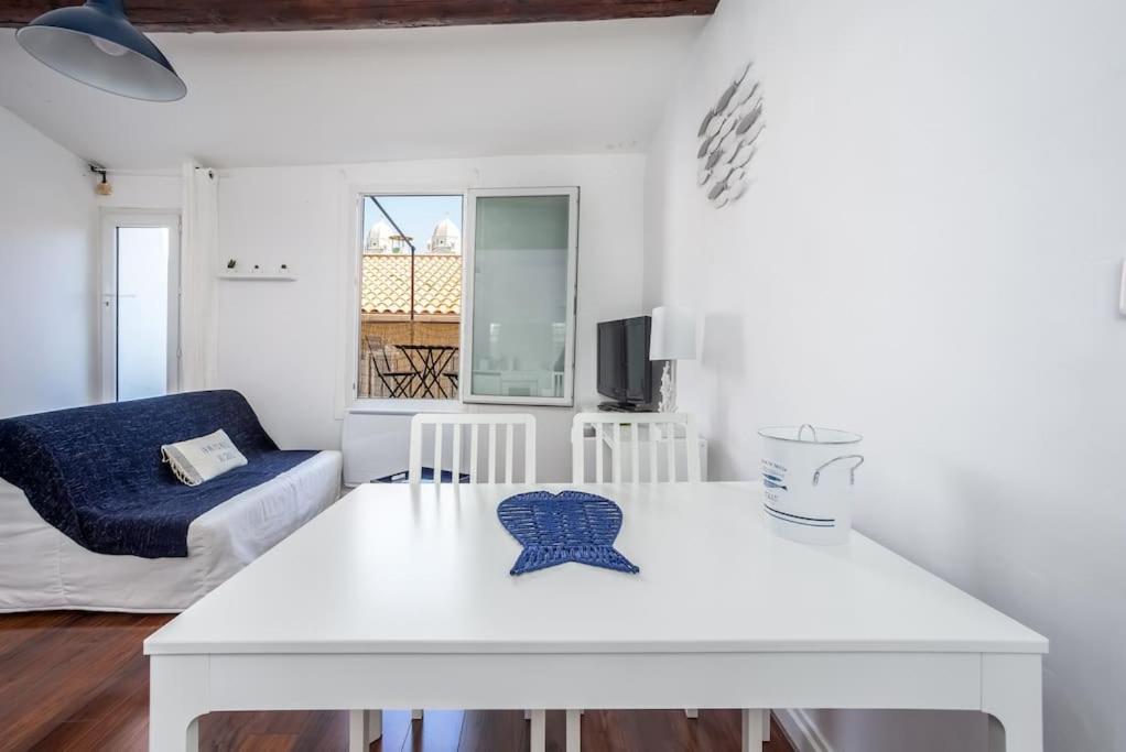 Plein coeur du Panier avec terrasse 2 à 4 personnes arrivée avant 19h - 4