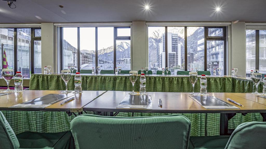 Soba za sastanke / plesna dvorana