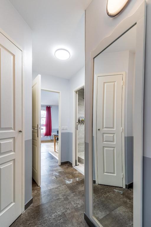 Disneyland Appartements familial avec piscine interieur chauffe, parking gratuit A 5 minutes des par photo