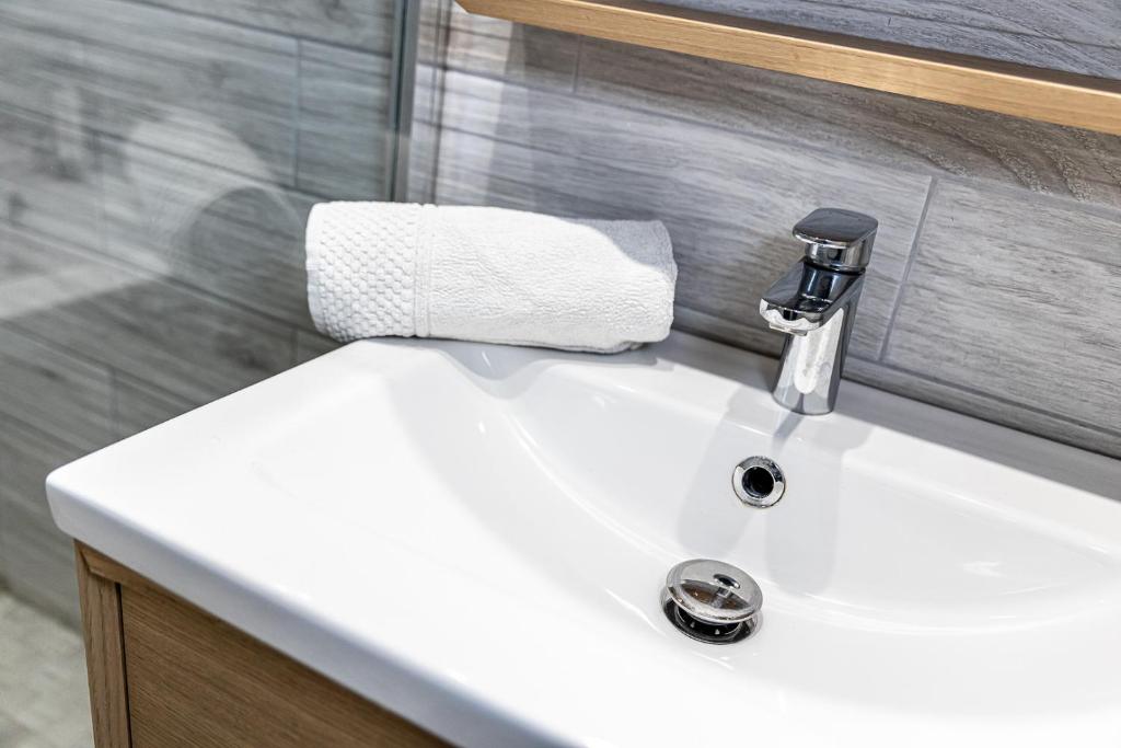 Disneyland Appartements familial avec piscine interieur chauffe, parking gratuit A 5 minutes des par photo