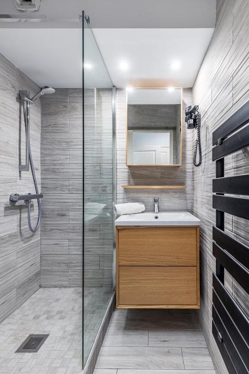 Disneyland Appartements familial avec piscine interieur chauffe, parking gratuit A 5 minutes des par photo