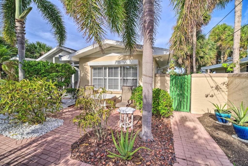 Cocoa beach Escape, close to Waterfront! Apartment in Cocoa Beach