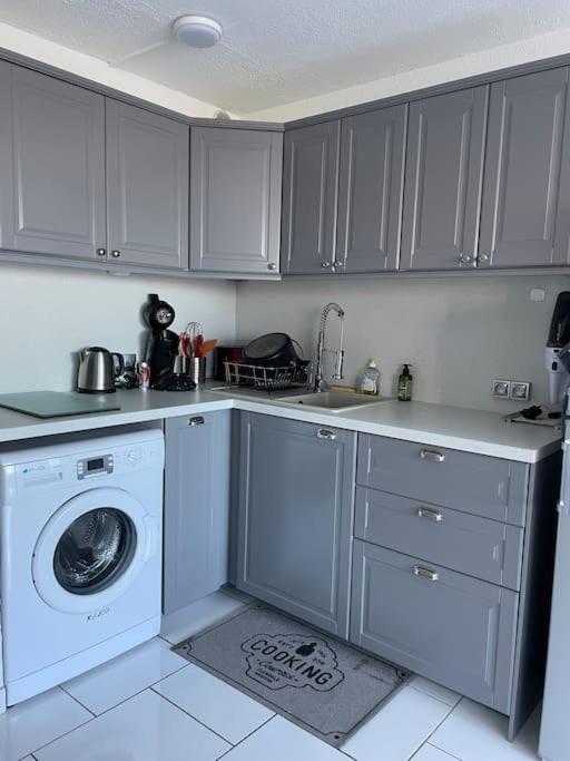 Appartement 6 personnes avec piscine secteur Richelieu, à 400m de la plage et à 650m du centre port - 5