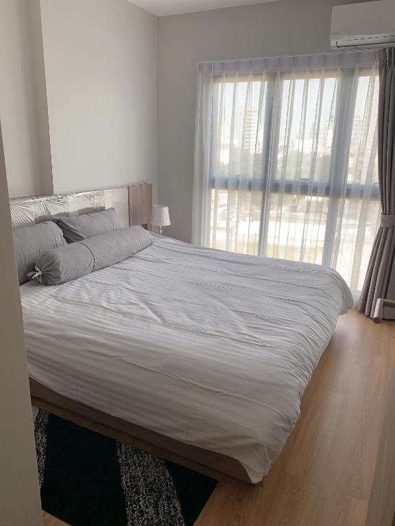 Astra Sky River Condo photo