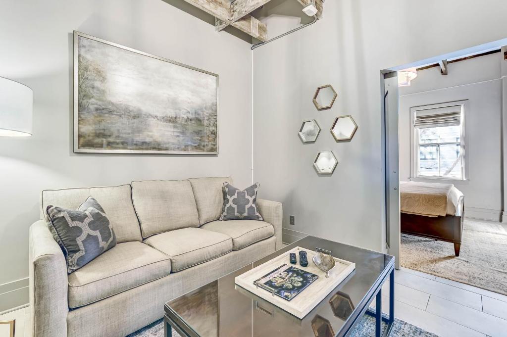 Parker's Collection Unit 2, Savannah