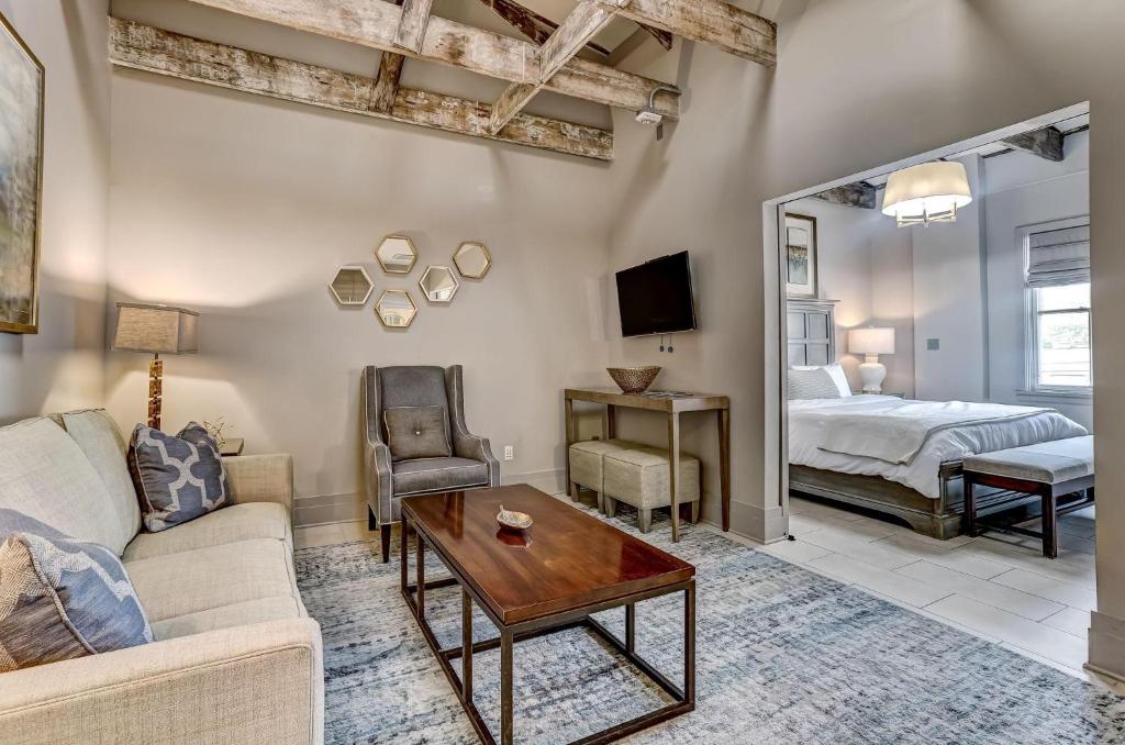 Parker's Collection Unit 4, Savannah