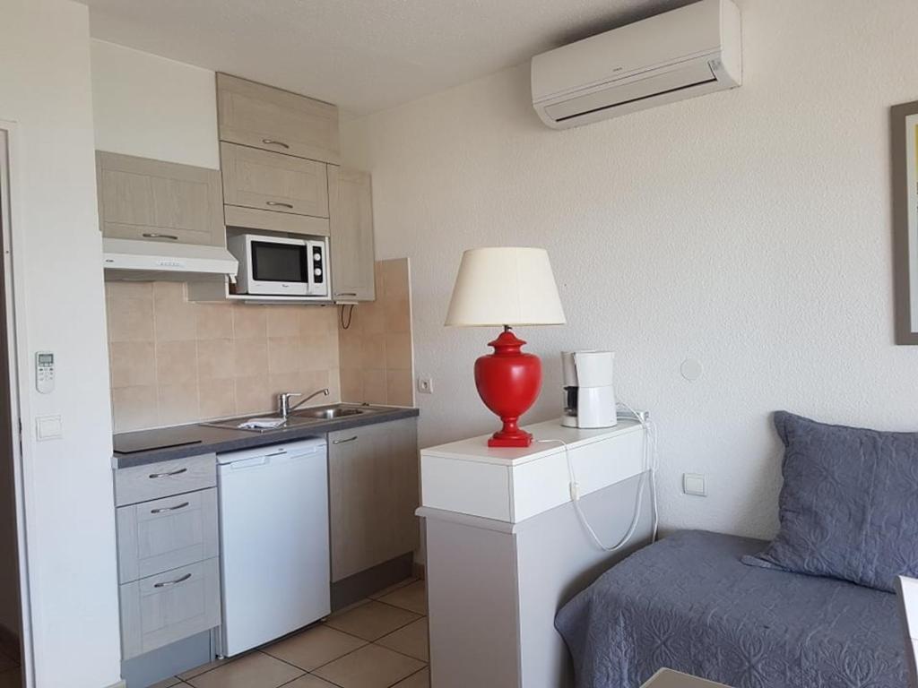 Appartement 2 Pièces avec Balcon, Climatisé, Proche Plage et Centre-Ville - FR-1-466A-2 - 2