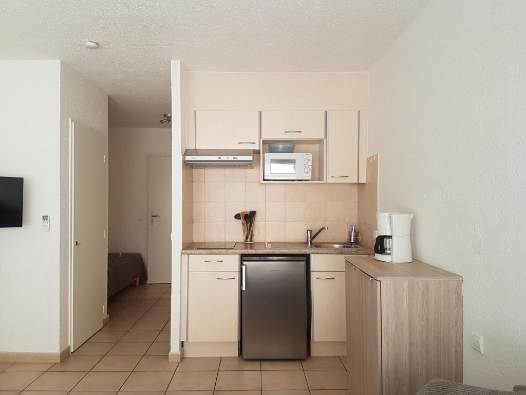 Studio Climatisé 2/3 Pers - Proche Plage et Commerces - Wifi Gratuit - FR-1-466A-18 - 2