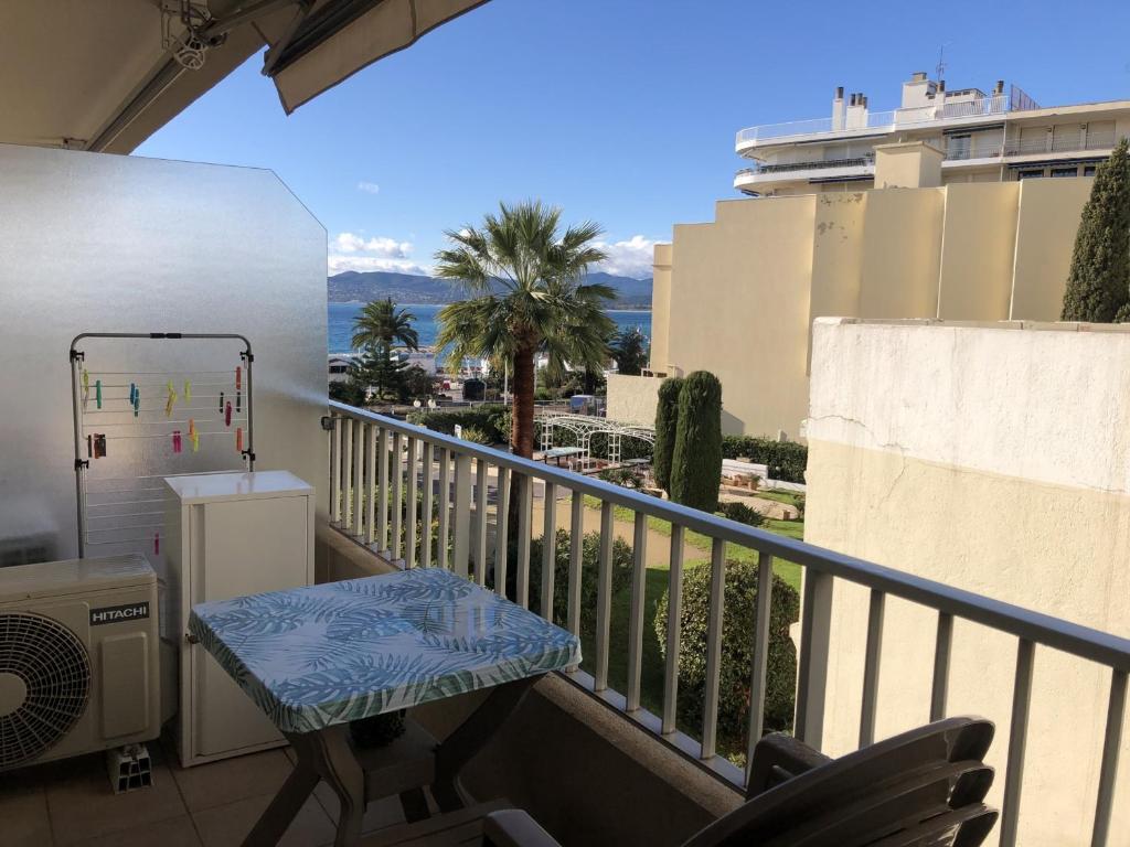 Studio climatisé pour 2/3 - Proche plage et commerces - WiFi inclus - FR-1-466A-22 - 2