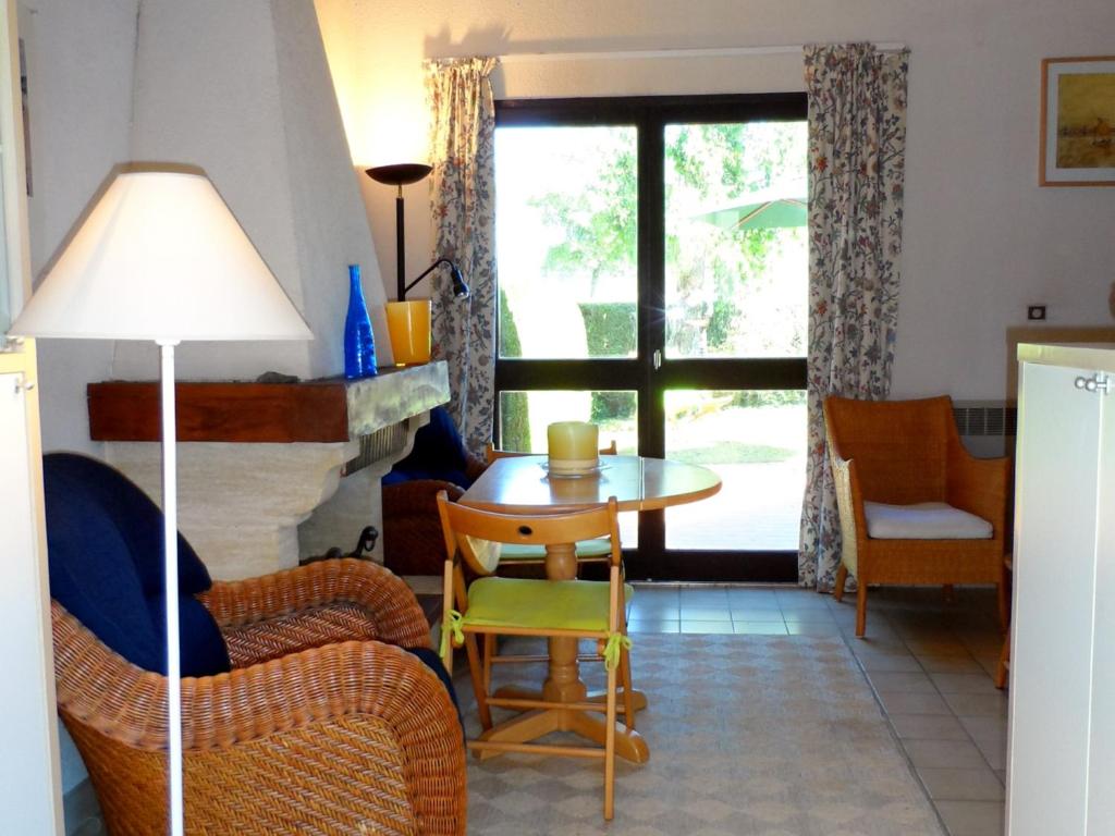 Charmant Cottage Normand avec Jardin, Proche Hippodrome, Piscine Chauffée et Tennis, Parking Privé - FR-1-487-288 - 2