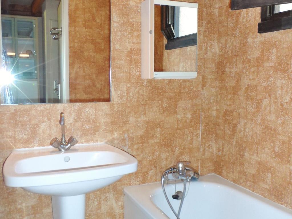 Charmant Cottage Normand avec Jardin, Proche Hippodrome, Piscine Chauffée et Tennis, Parking Privé - FR-1-487-288 - 5