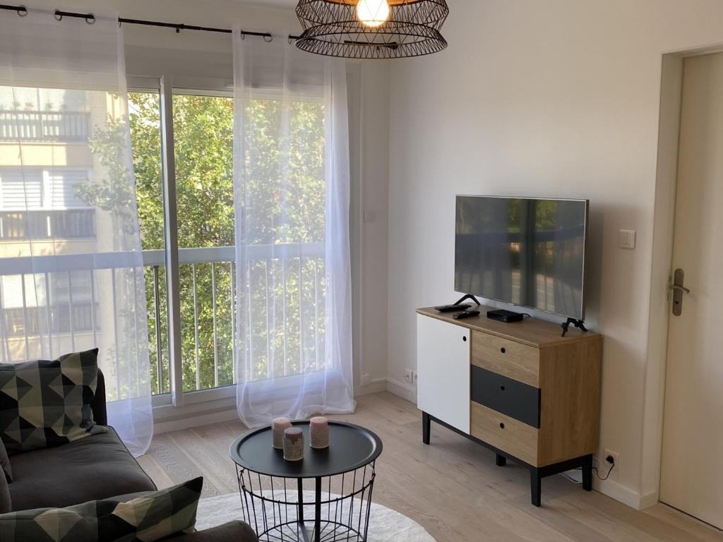 Charmant 2 pièces avec parking et ascenseur, proche centre-ville de Cabourg - FR-1-487-323 - 1