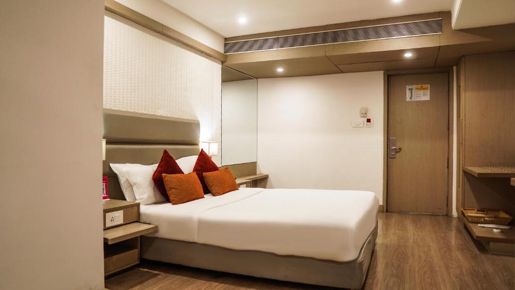 Hotel Centre Point photo