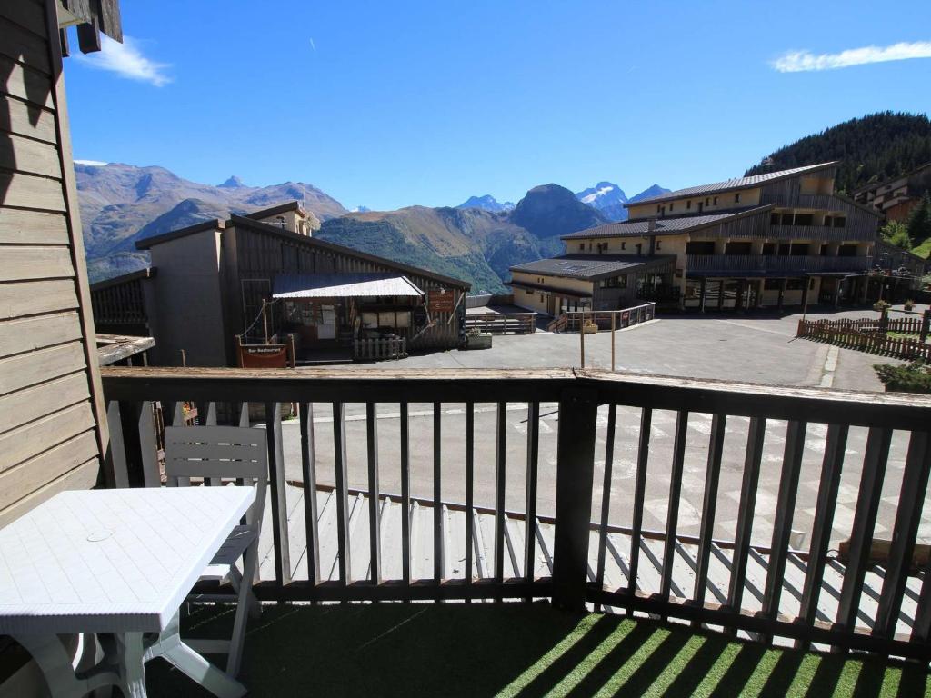 Studio cabine rénové, 4 couchages, pied des pistes, parking, balcon sud - FR-1-297-160 - 2