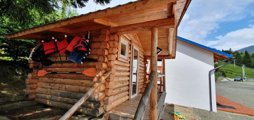 Vila Franceza - Cazare cu jacuzzi pe malul lacului Colibita photo