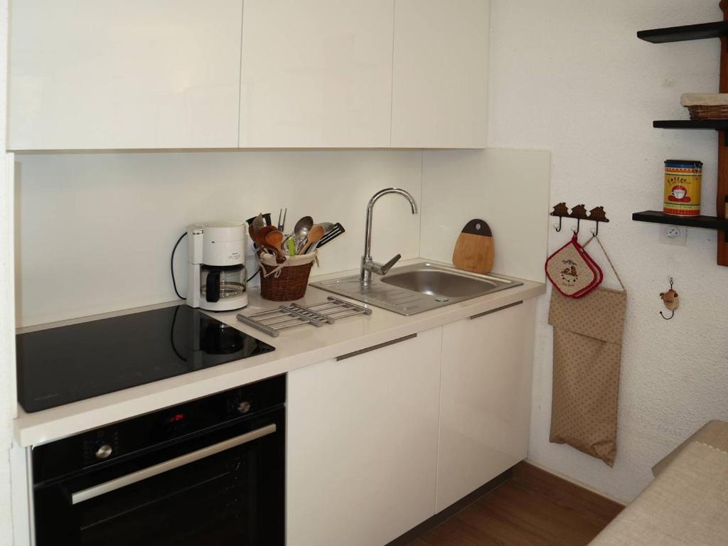 Appartement rénové pour 6 pers., balcon exposé sud, pieds des pistes, proche centre station et calme. - FR-1-322-146 - 5