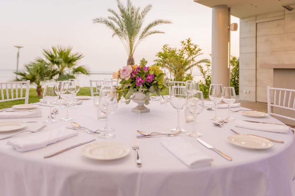 Radisson Beach Resort Larnaca photo