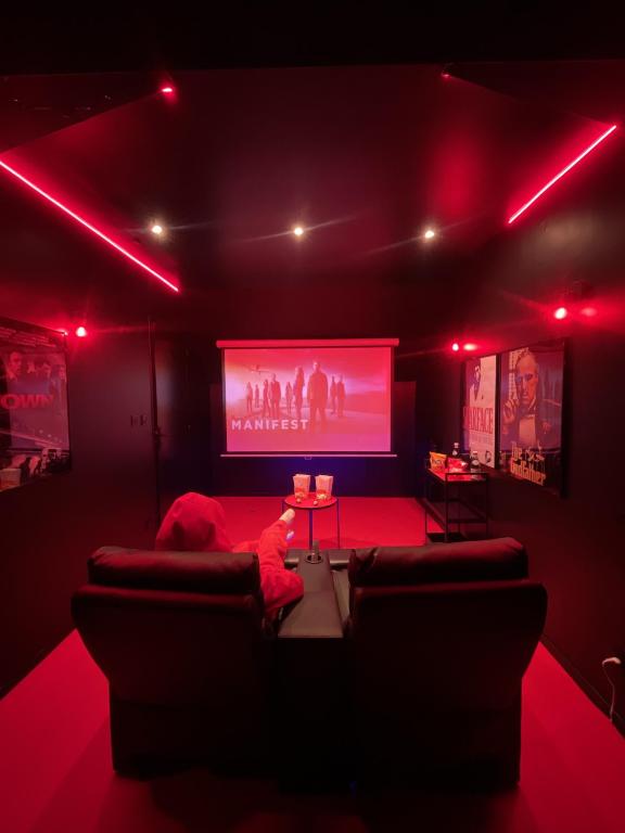 Suite cinéma et jacuzzi privé, Melun